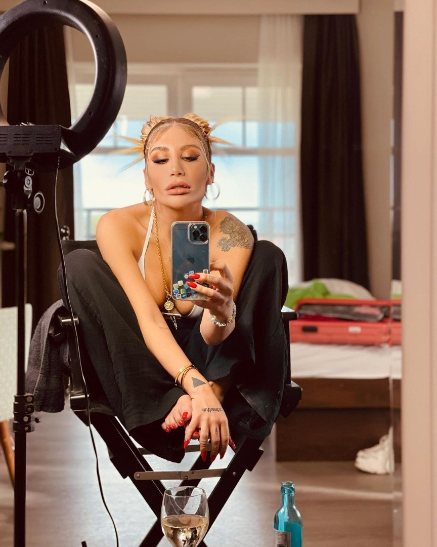 İrem Derici 'Ayağını öpsem...' diyen takipçisine verdiği cevapla olay oldu - Resim: 17