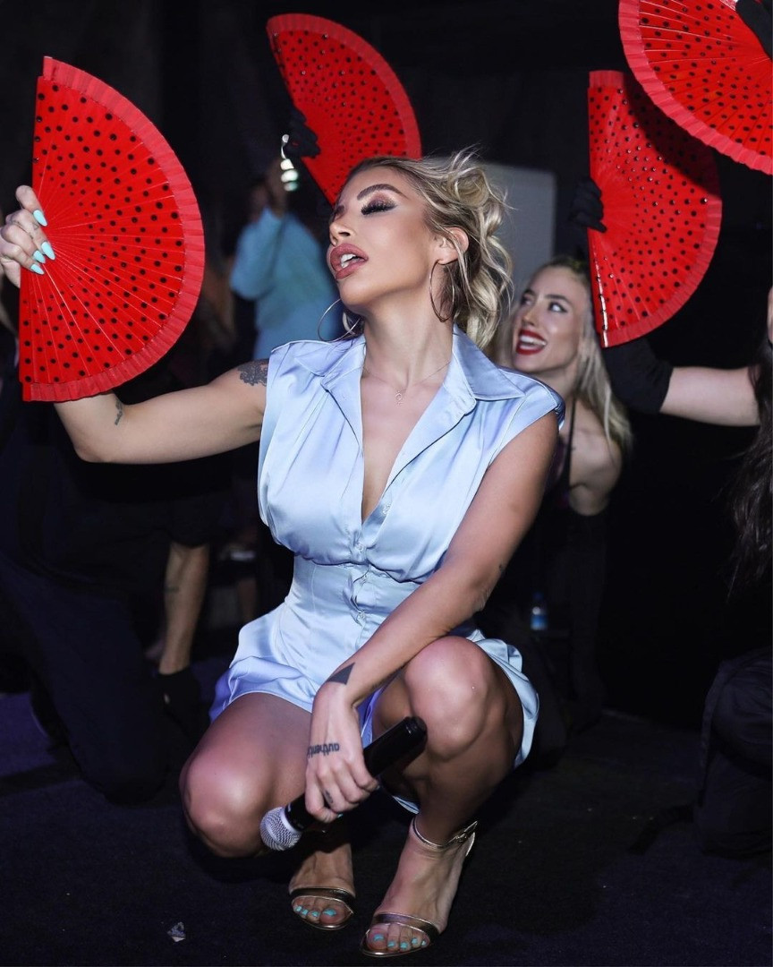 İrem Derici 'Ayağını öpsem...' diyen takipçisine verdiği cevapla olay oldu - Resim: 3