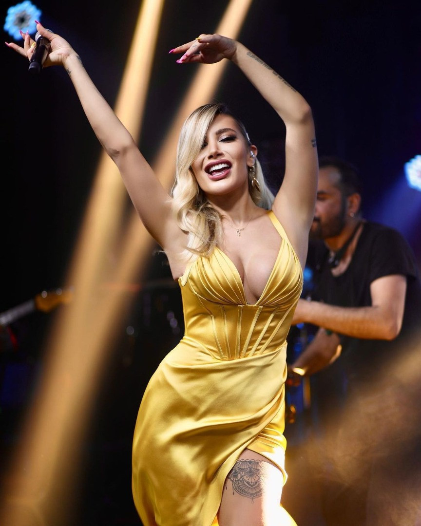 İrem Derici 'Ayağını öpsem...' diyen takipçisine verdiği cevapla olay oldu - Resim: 8