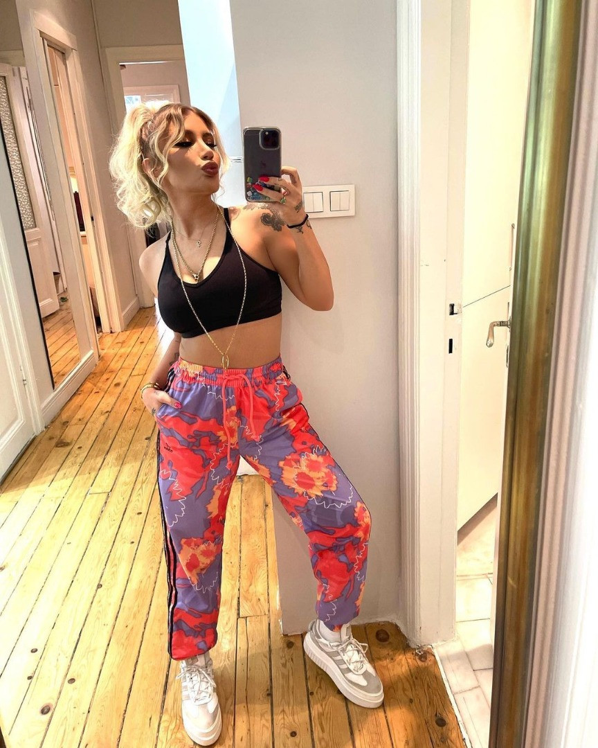 İrem Derici 'Ayağını öpsem...' diyen takipçisine verdiği cevapla olay oldu - Resim: 20