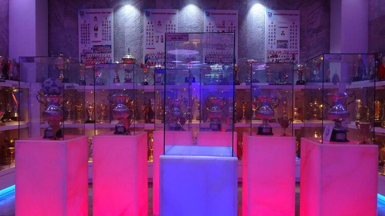 Trabzonspor'un şampiyonluk kupasına ziyaretçi akını - Resim: 17