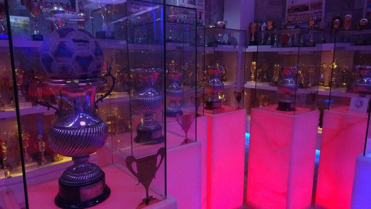 Trabzonspor'un şampiyonluk kupasına ziyaretçi akını - Resim: 3