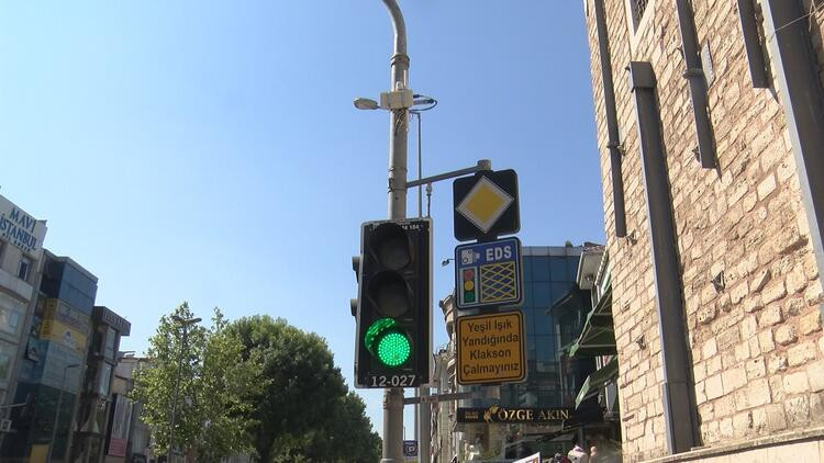 Trafikte yeni dönem: Acil durumda yeşil ışık yanacak - Resim: 5