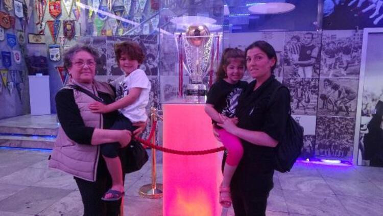 Geçen yıl ölen oğlunun fotoğrafını Dozer Cemil'in kucağında gördü. Hüzünlü karşılaşma - Resim: 10