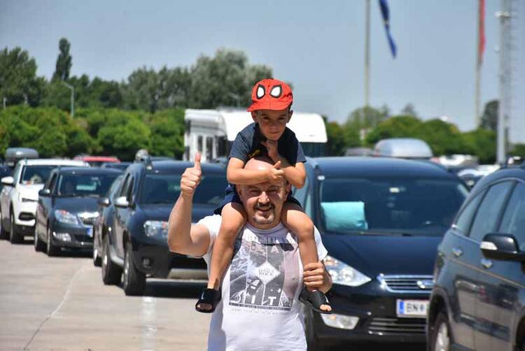 Kapıkule'de gurbetçi yoğunluğu - Resim: 8