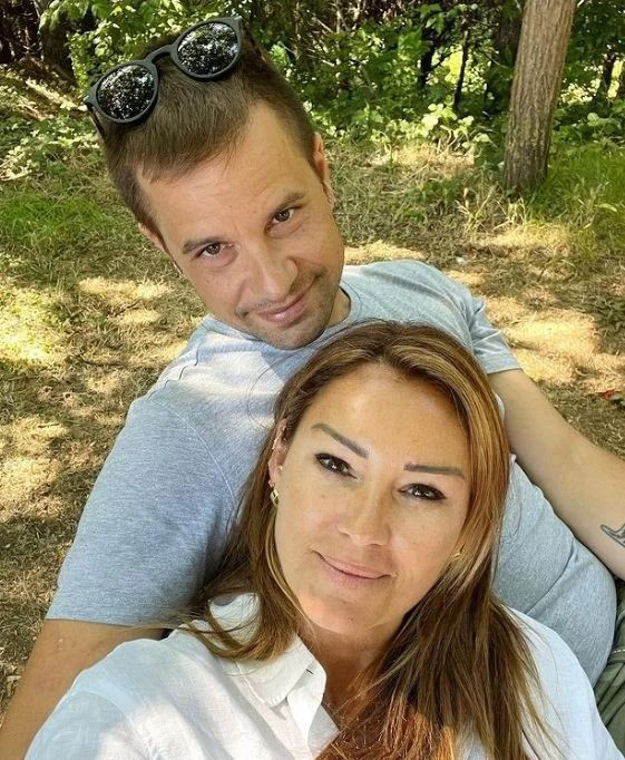 Yağmur Atacan eşi Pınar Altuğ'u uçakta herkese rezil etti. Tüm yolcular dondu kaldı - Resim: 2