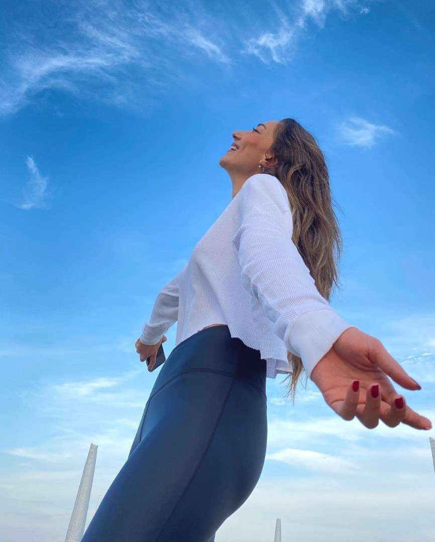 Milli voleybolcu Hande Baladin bikini ile havuza girince olay oldu - Resim: 22