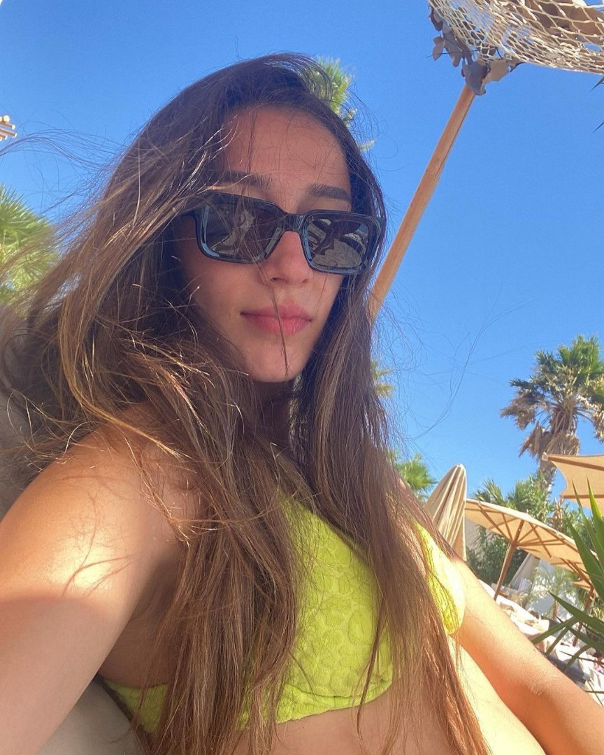 Milli voleybolcu Hande Baladin bikini ile havuza girince olay oldu - Resim: 13