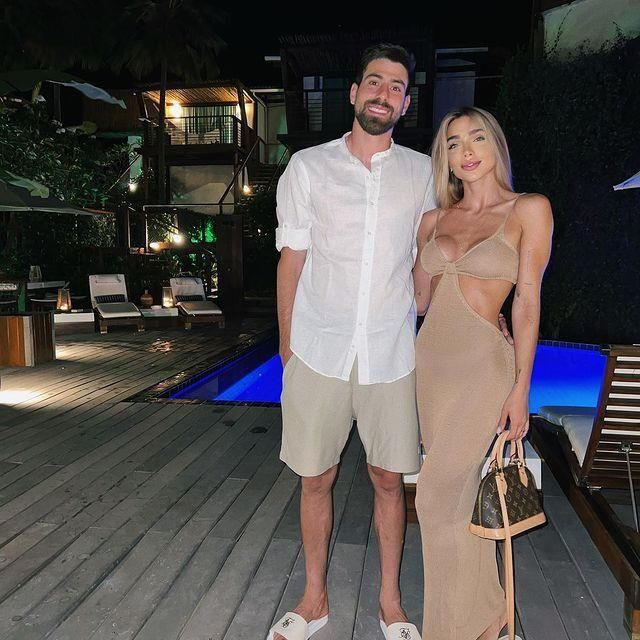 Fenerbahçeli futbolcunun sevgilisi kayaların üstünde poz verdi. Gabriela fotoğraflarını kendi paylaştı - Resim: 4