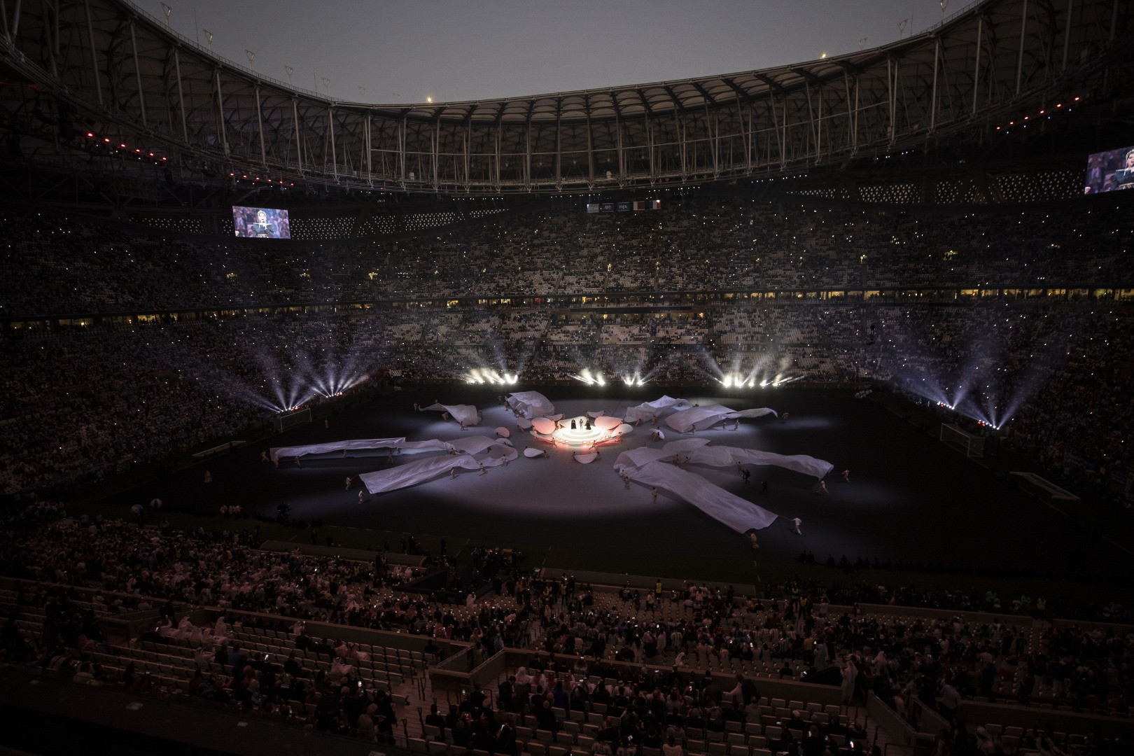 Katar'da görkemli son. Kapanış töreni gerçekleştirildi - Resim: 1