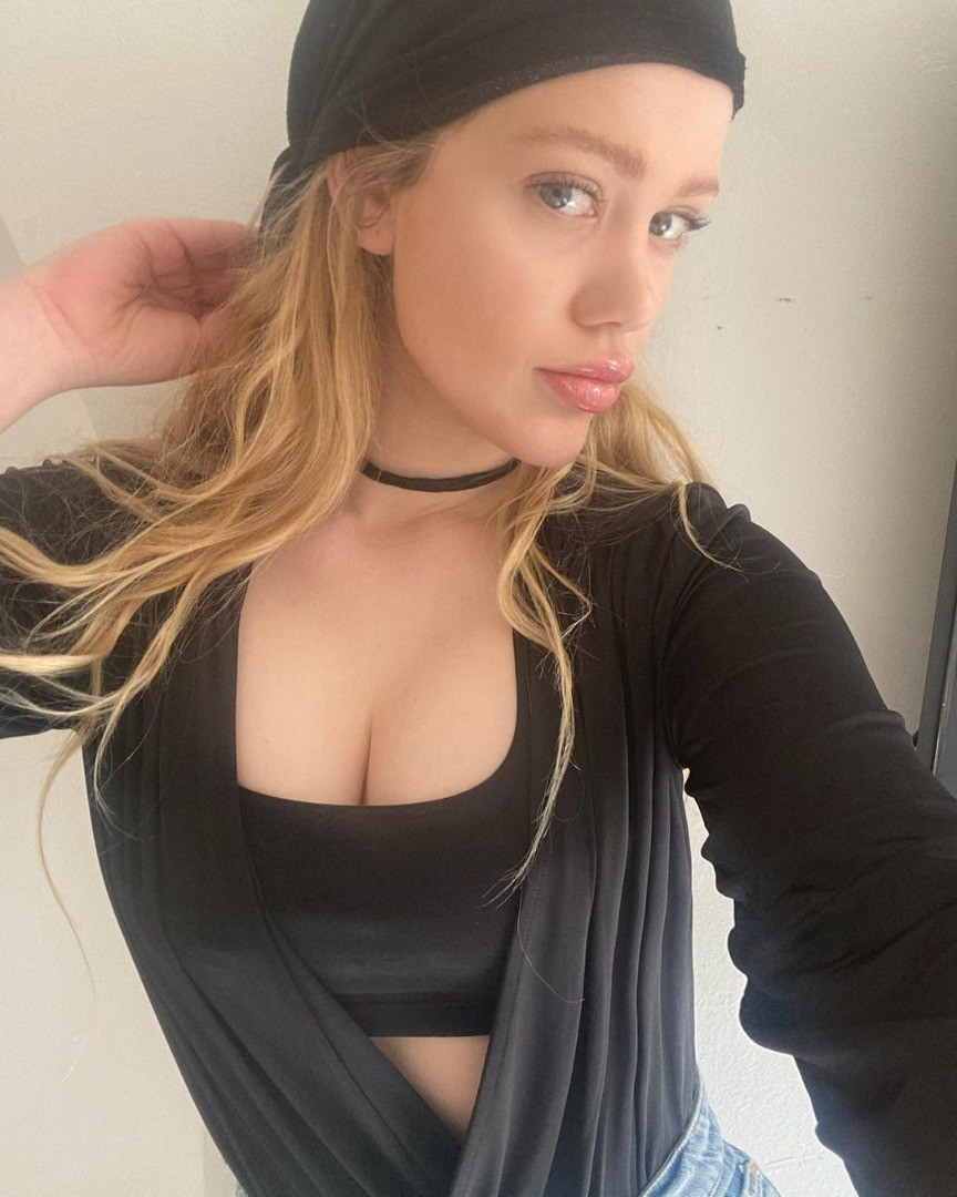 Serel Yereli'nin ayna selfiesi gündem oldu - Resim: 18