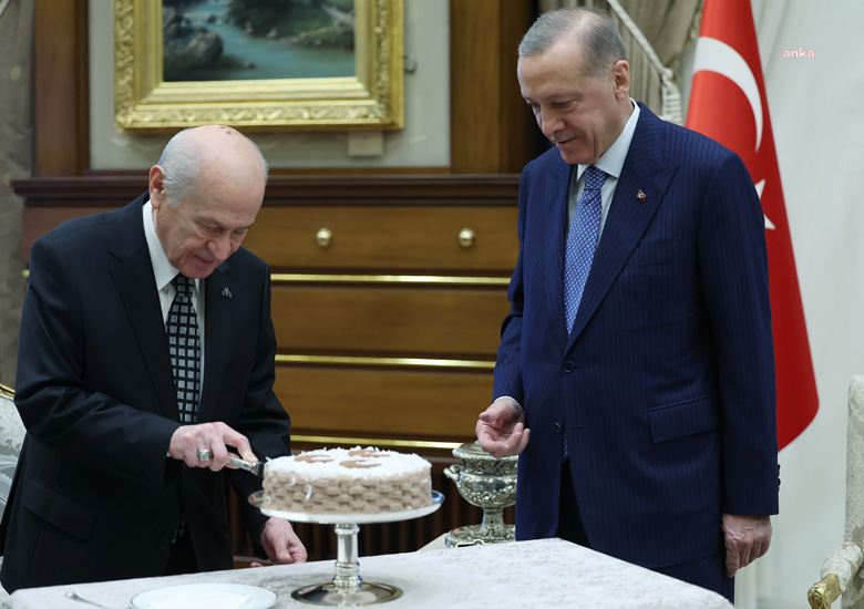 Saray’da özel buluşma. Erdoğan'dan pasta Bahçeli'den gül - Resim: 6