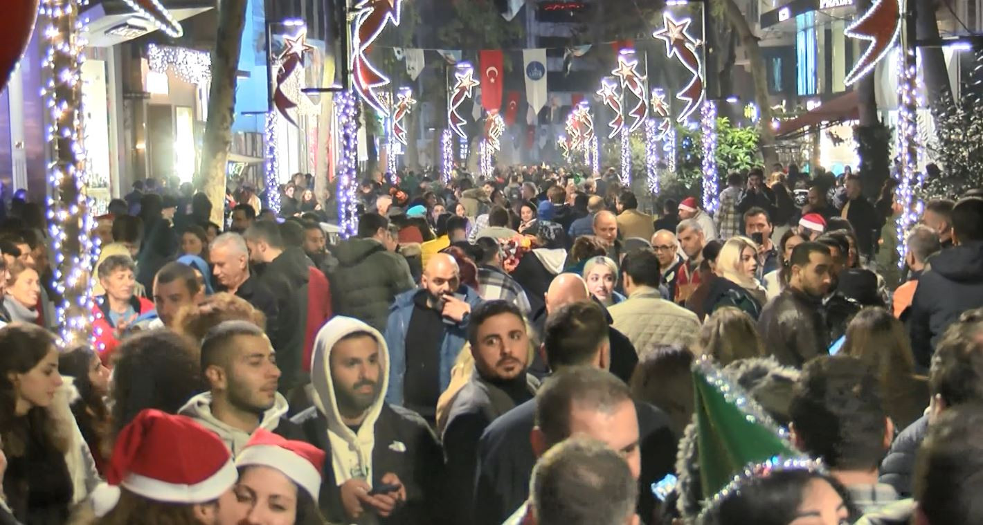 Türkiye 2023'e böyle merhaba dedi. Yurdun dört bir yanından yeni yıl coşkusu - Resim: 18