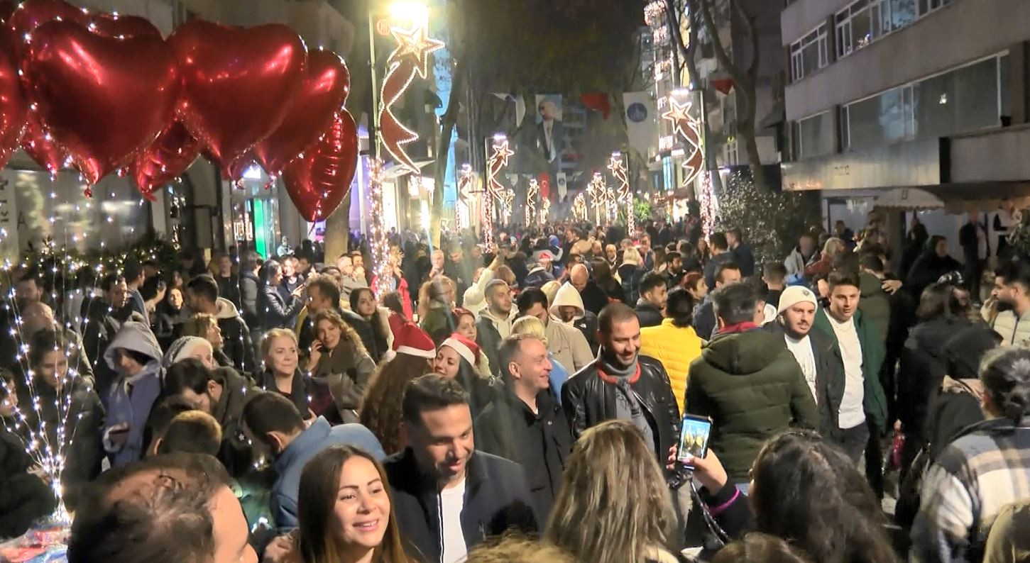 Türkiye 2023'e böyle merhaba dedi. Yurdun dört bir yanından yeni yıl coşkusu - Resim: 17