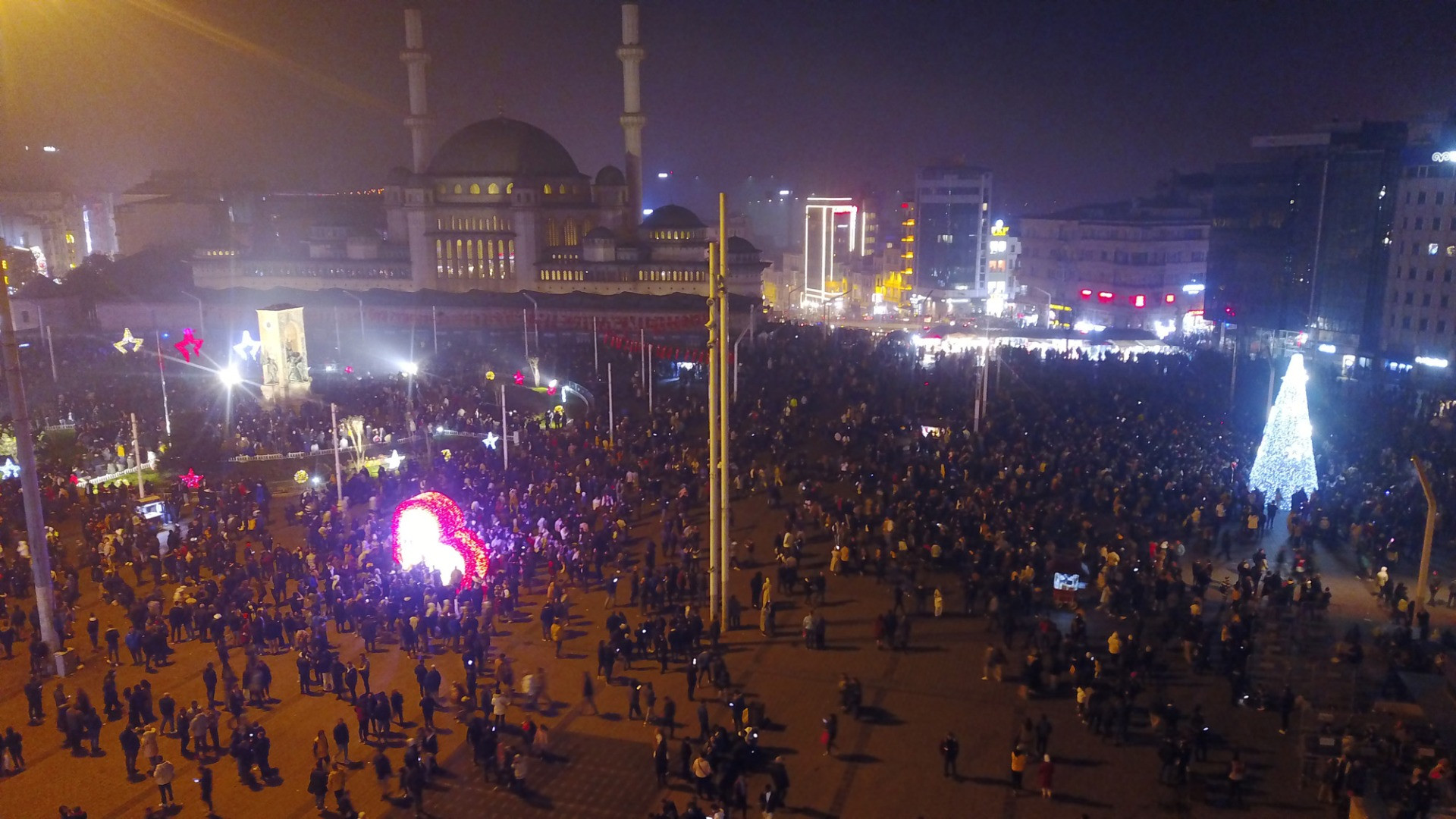 Türkiye 2023'e böyle merhaba dedi. Yurdun dört bir yanından yeni yıl coşkusu - Resim: 20