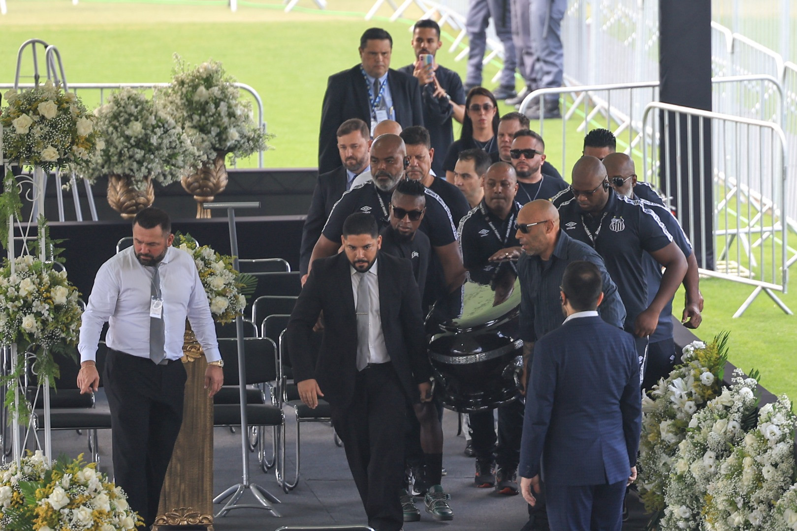 Pele'nin cenaze töreninden flaş fotoğraflar. Tabutunu böyle taşıdılar - Resim: 8