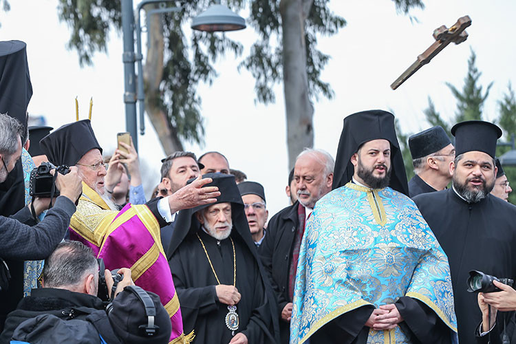 Haliç'te haç çıkarma töreni - Resim: 4