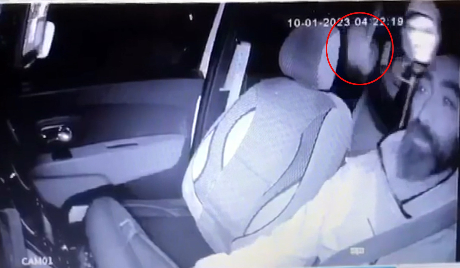 Takside dehşet! Başına taşla vurup hastanelik etti - Resim: 11