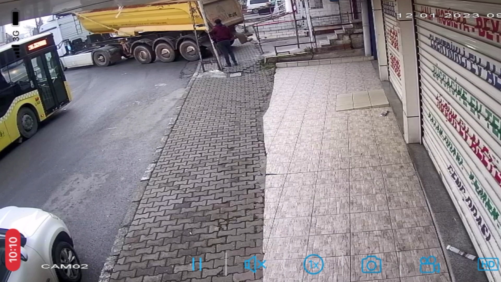 Kiracısını çıkaramayınca bakın ne yaptı! ‘Pes’ dedirten olay - Resim: 13