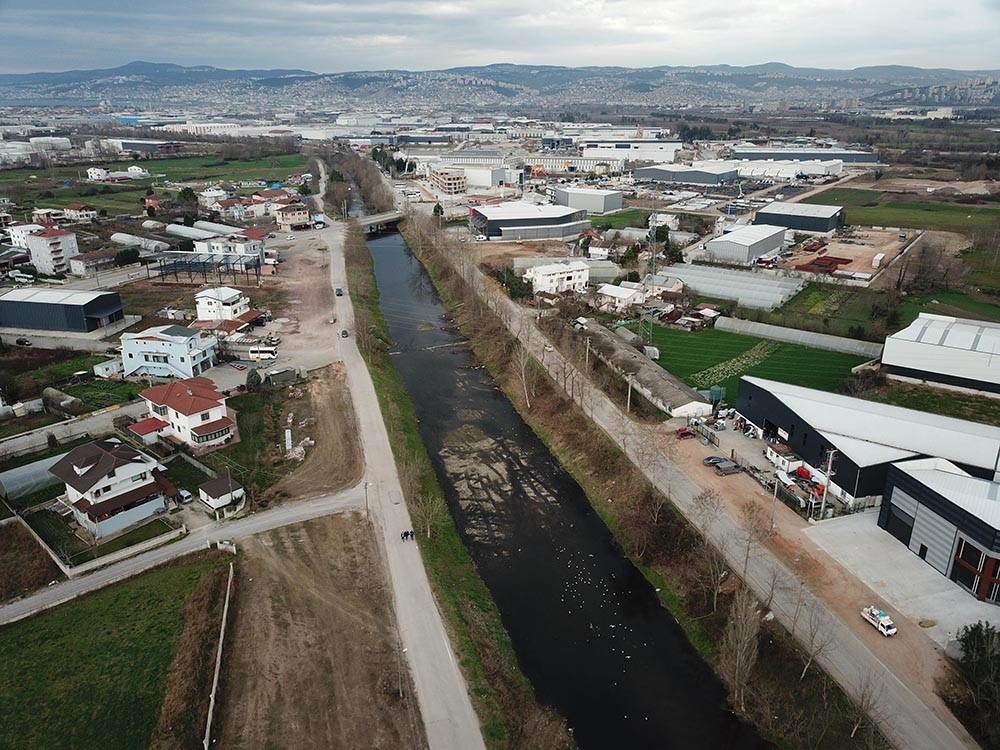 Dere yine simsiyah akıyor. Geçen ay da bir fabrikanın faaliyetleri men edilmişti - Resim: 13
