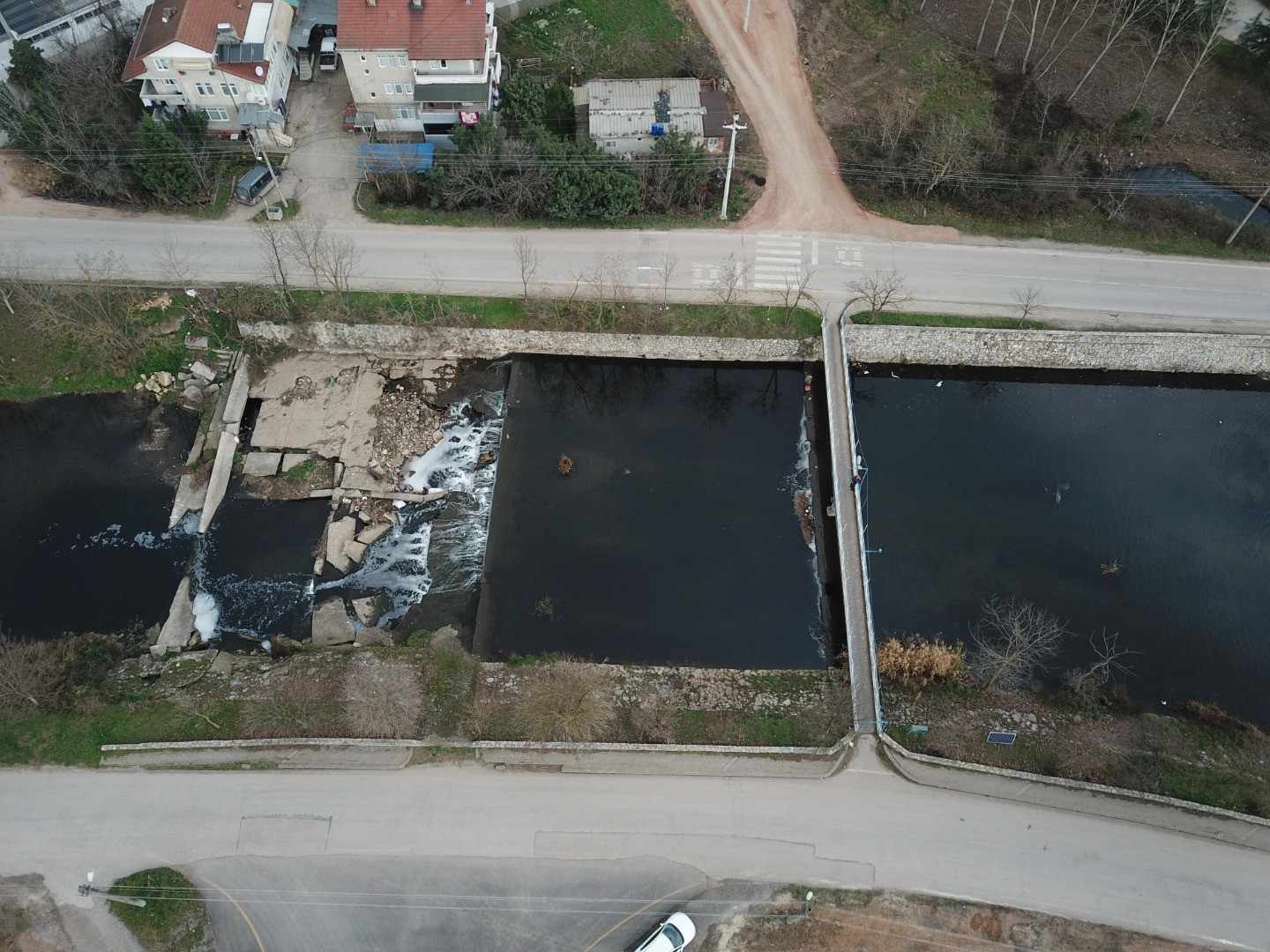 Dere yine simsiyah akıyor. Geçen ay da bir fabrikanın faaliyetleri men edilmişti - Resim: 12