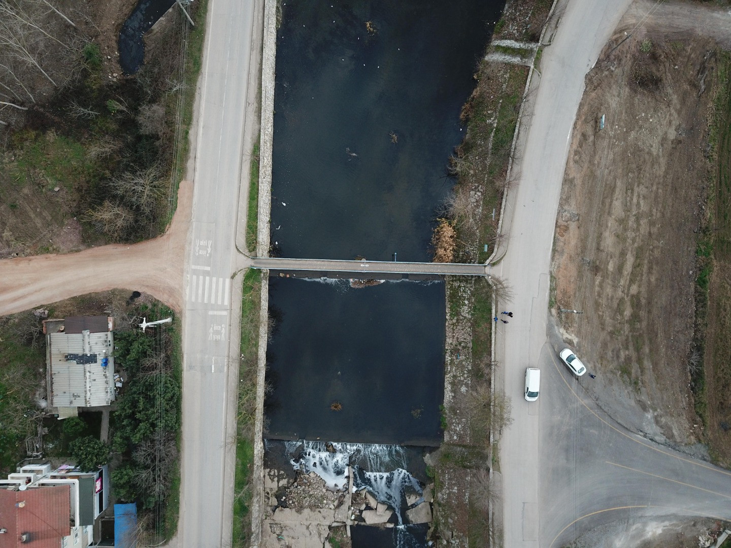 Dere yine simsiyah akıyor. Geçen ay da bir fabrikanın faaliyetleri men edilmişti - Resim: 9