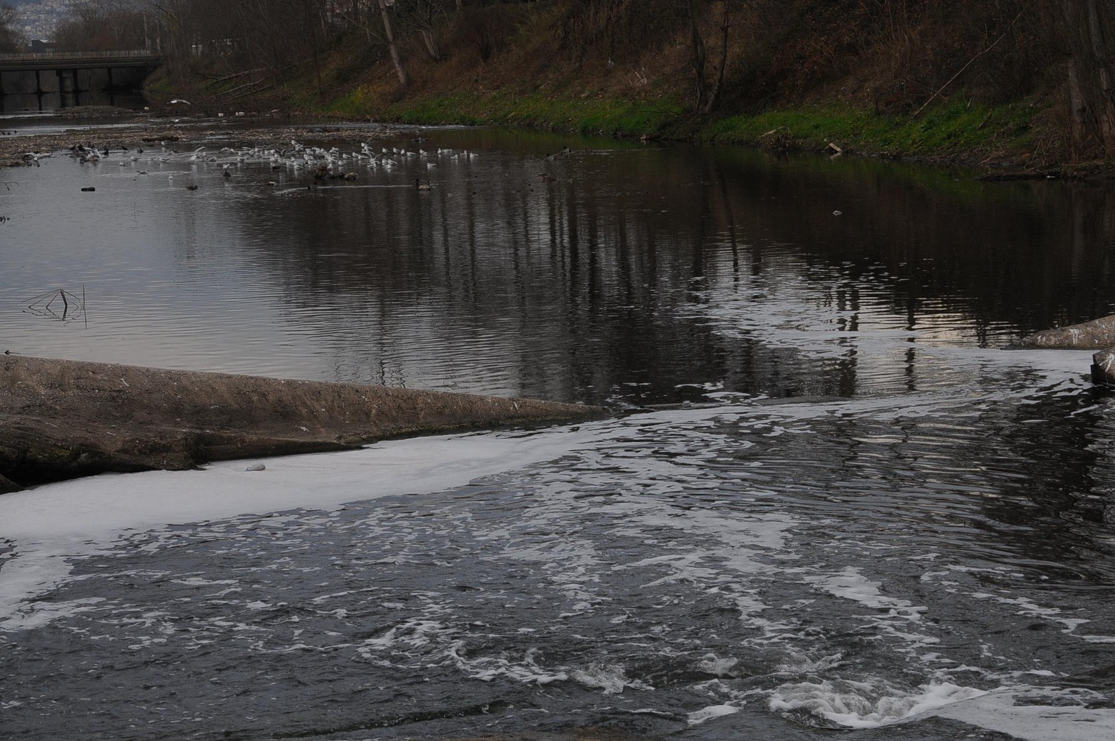 Dere yine simsiyah akıyor. Geçen ay da bir fabrikanın faaliyetleri men edilmişti - Resim: 6