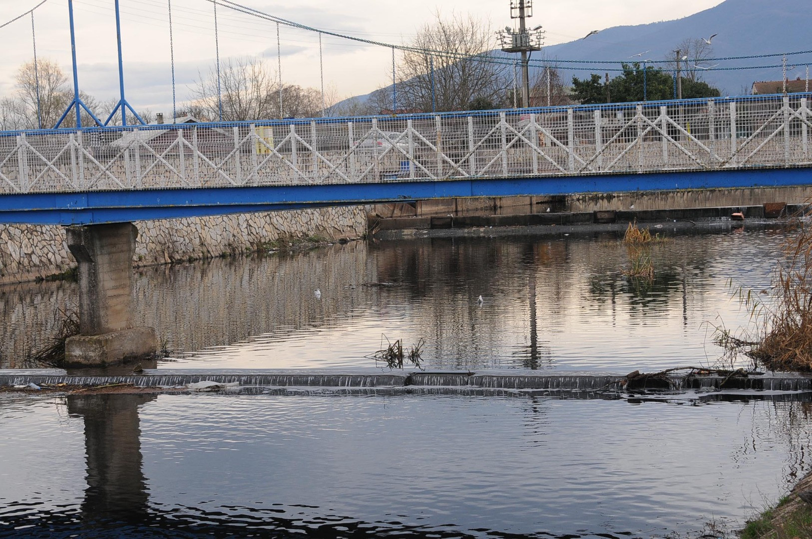 Dere yine simsiyah akıyor. Geçen ay da bir fabrikanın faaliyetleri men edilmişti - Resim: 7