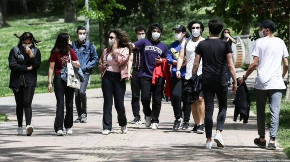 Son anket sonuçları açıklandı: Kararsızlar eridi Z kuşağının oy tercihleri belli oldu - Resim: 1
