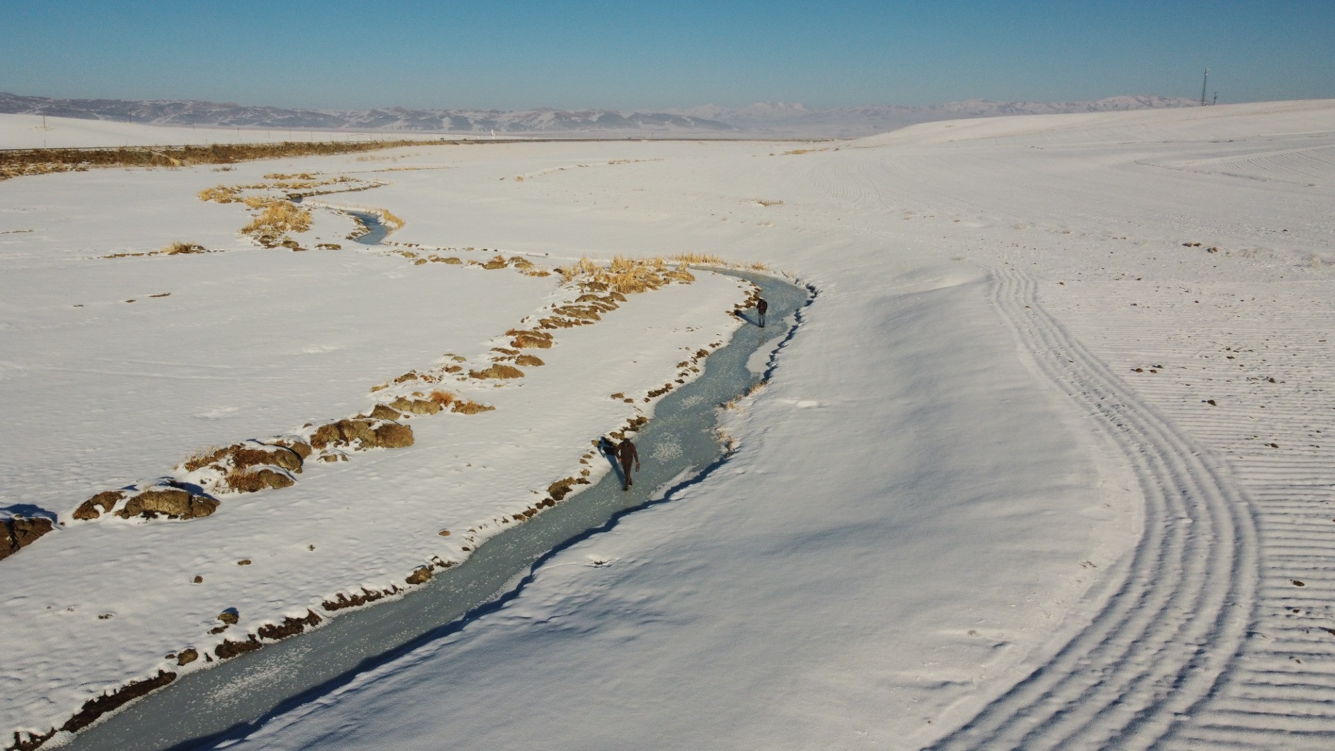 Van'da akarsuların yüzeyi buzla kaplandı - Resim: 7
