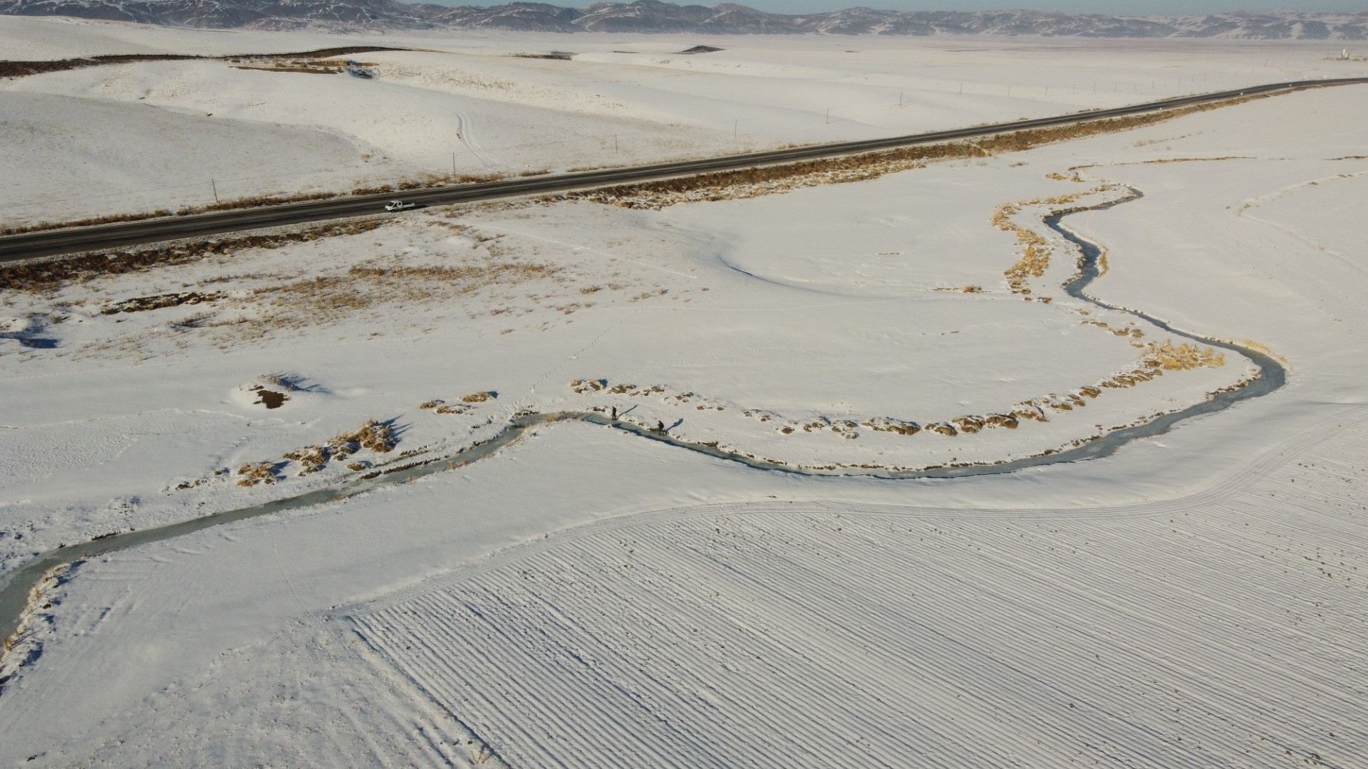 Van'da akarsuların yüzeyi buzla kaplandı - Resim: 5