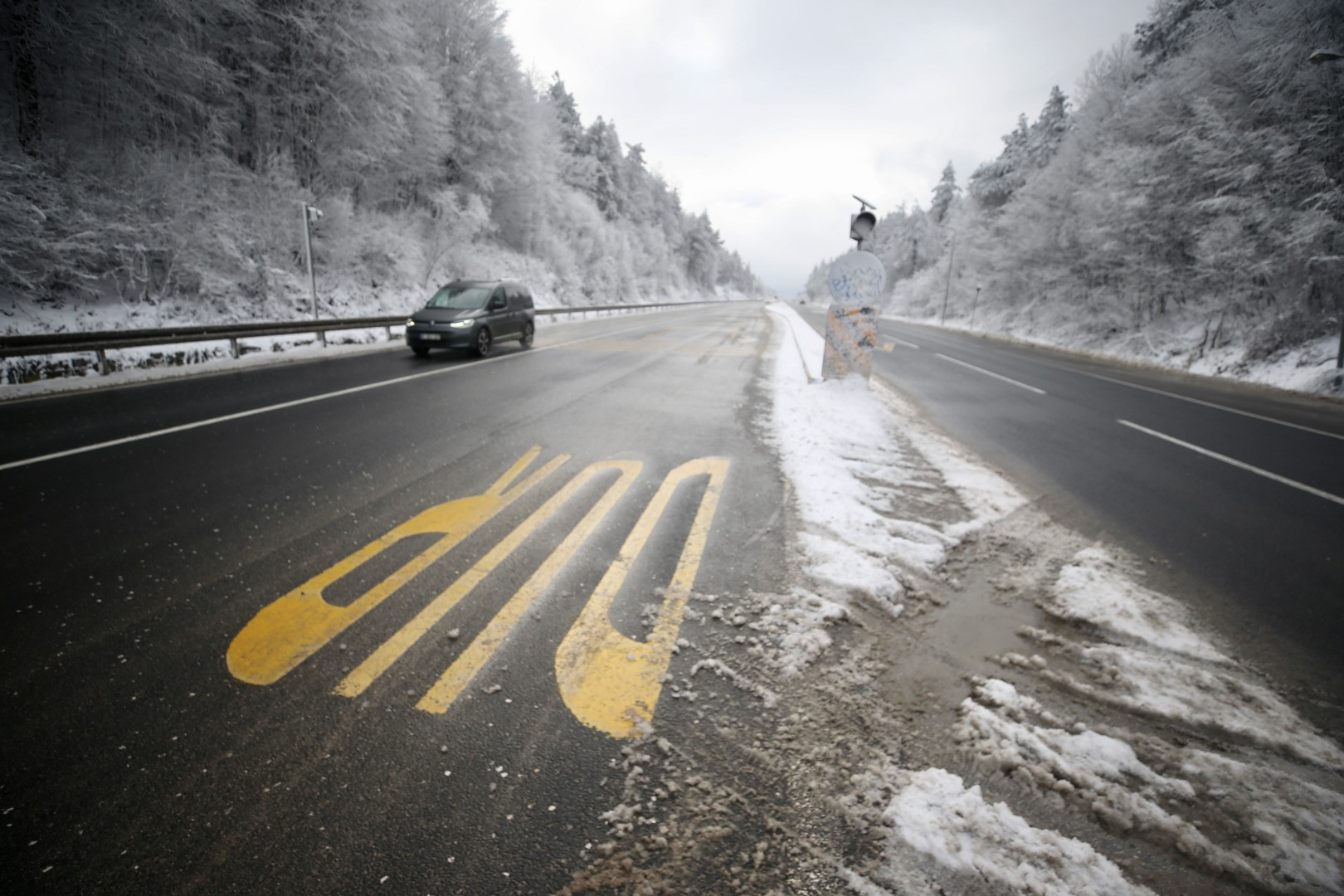 Bolu Dağı'ndaki kar yağışı aralıklarla sürüyor - Resim: 2