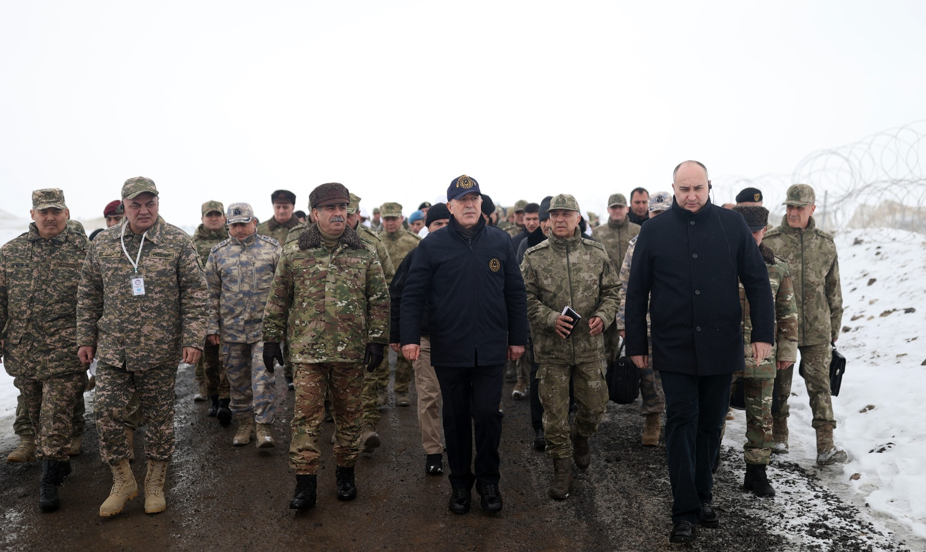Akar: Bizim Yunanistan'ı tehdit etmemiz söz konusu değil - Resim: 16