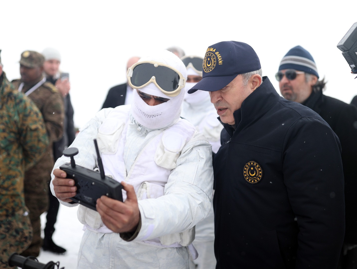 Akar: Bizim Yunanistan'ı tehdit etmemiz söz konusu değil - Resim: 10