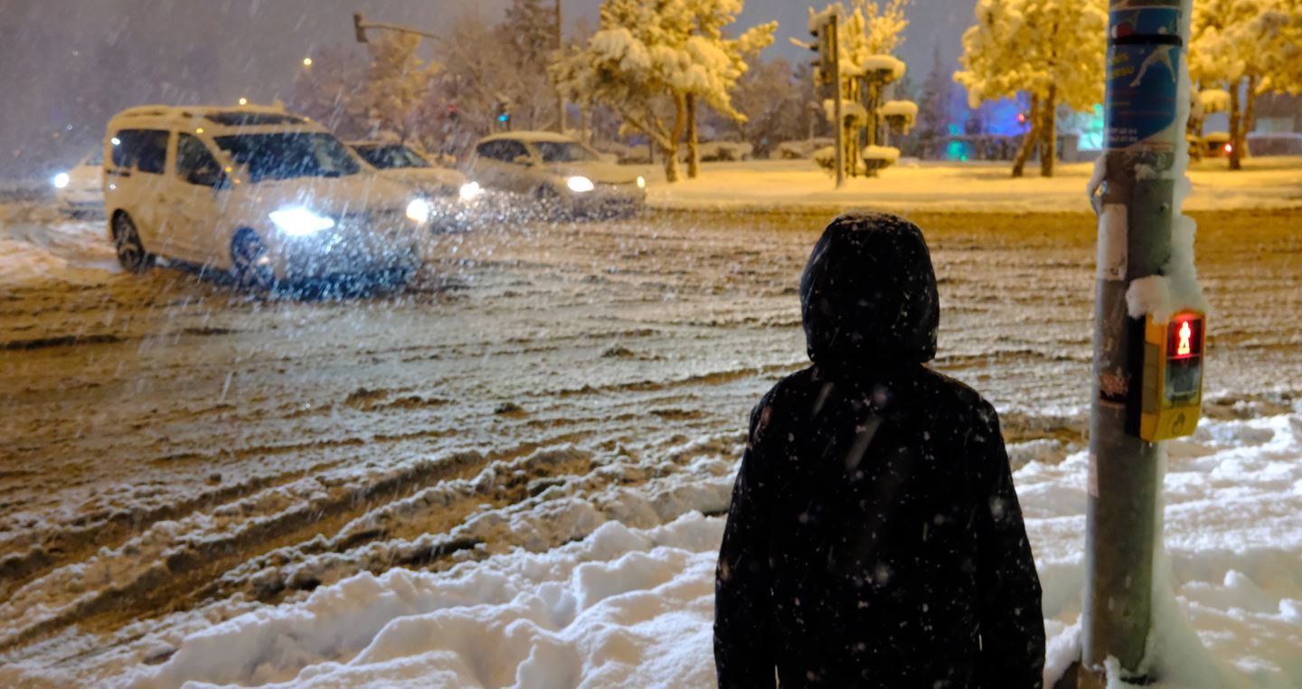 Kar ve tipi Ankara'yı beyaza bürüdü - Resim: 57