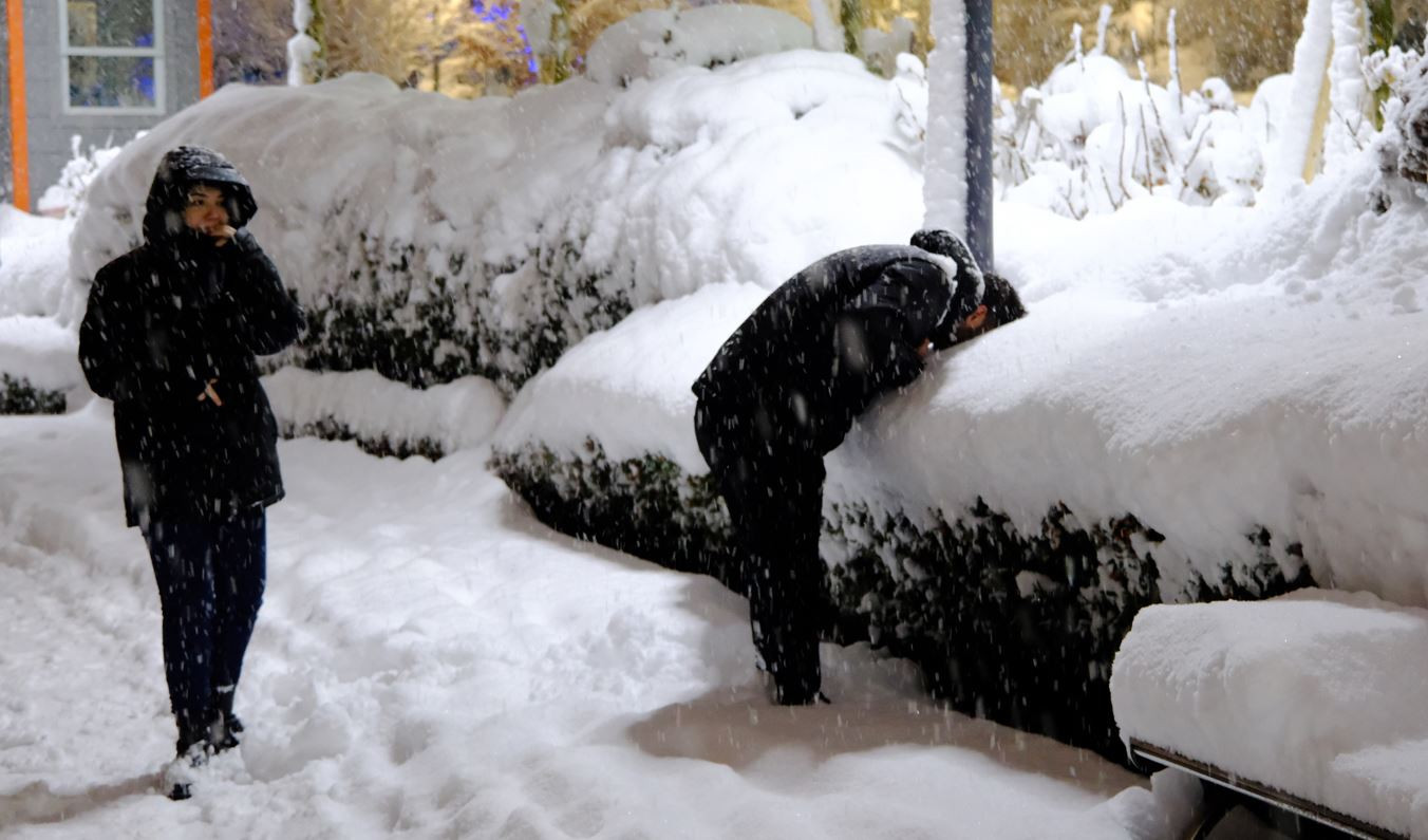 Kar ve tipi Ankara'yı beyaza bürüdü - Resim: 51