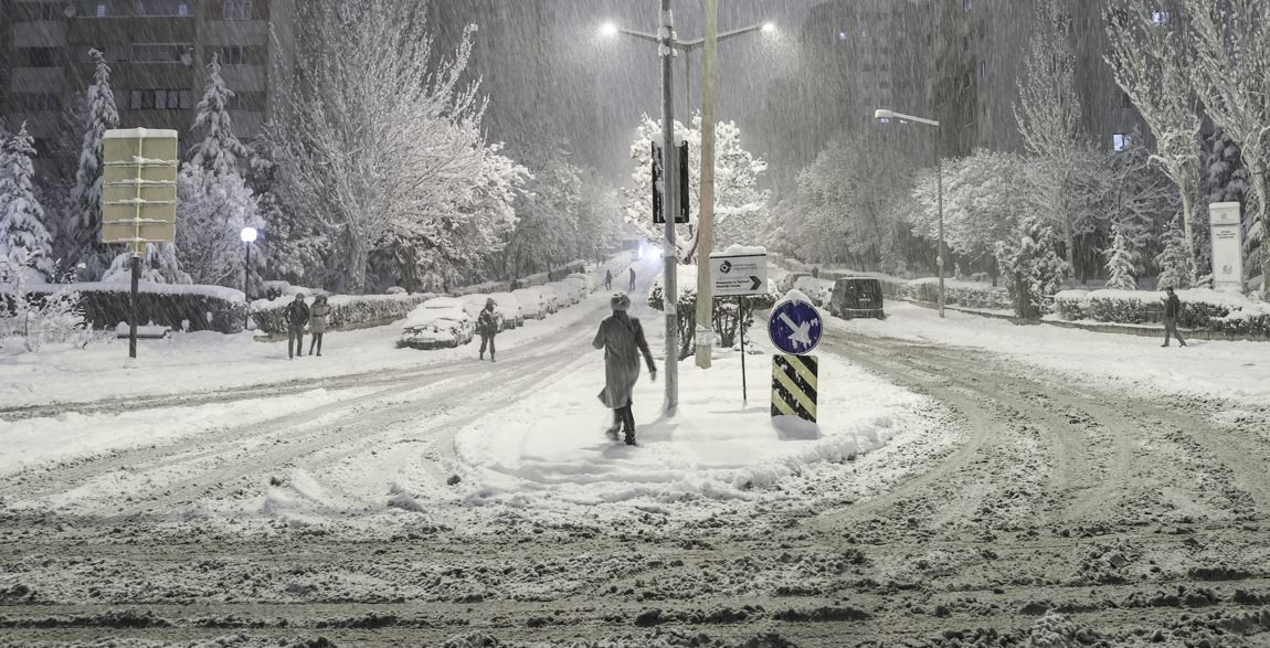 Kar ve tipi Ankara'yı beyaza bürüdü - Resim: 15