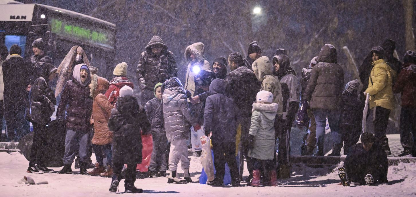 Kar ve tipi Ankara'yı beyaza bürüdü - Resim: 2