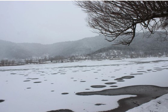 İzmir'deki Gölcük Gölü buz tuttu - Resim: 2