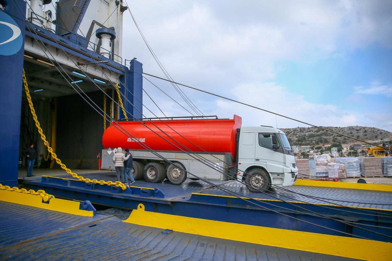 Çeşme Limanı'ndan deprem bölgesi için yardım gemisi kalkıyor - Resim: 15