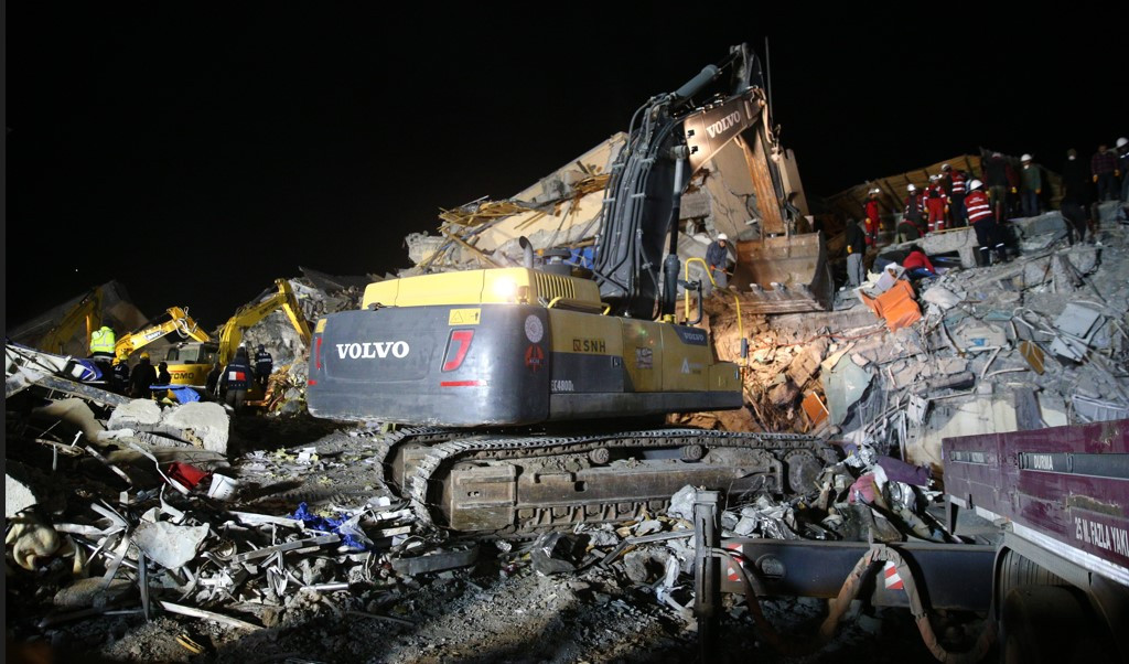 Liyakatsızlar sıcak yataklarında yatarken liyakatlılar soğuk havada bir kişiyi bile yaşatma mücadelesinde - Resim: 79