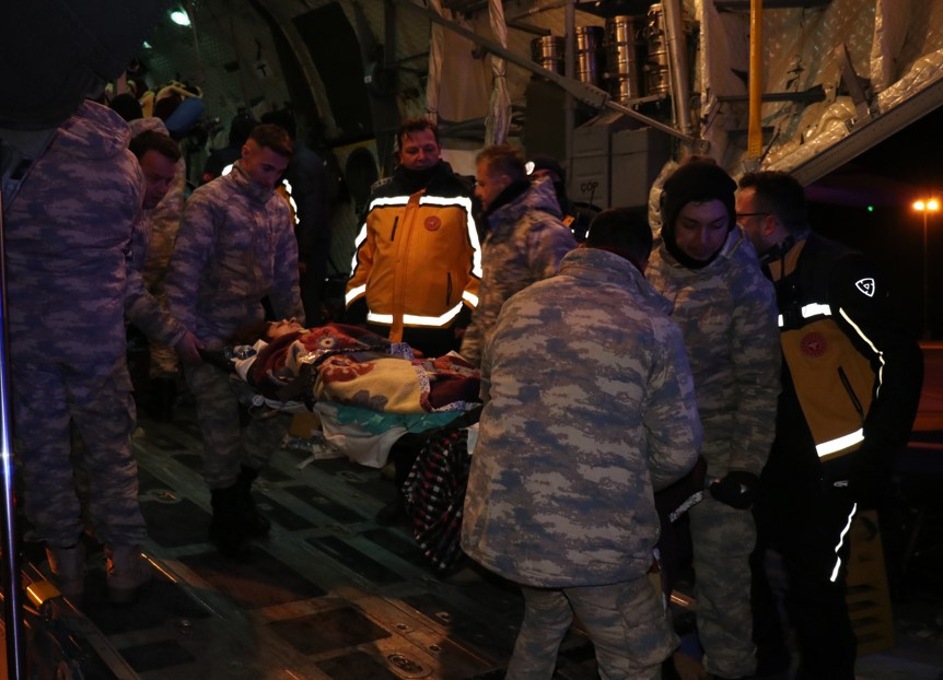 Liyakatsızlar sıcak yataklarında yatarken liyakatlılar soğuk havada bir kişiyi bile yaşatma mücadelesinde - Resim: 74