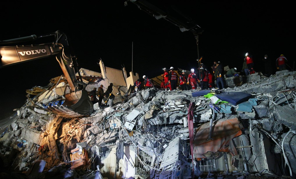 Liyakatsızlar sıcak yataklarında yatarken liyakatlılar soğuk havada bir kişiyi bile yaşatma mücadelesinde - Resim: 82