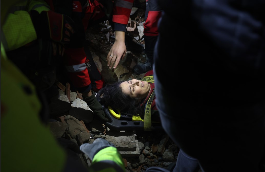 Liyakatsızlar sıcak yataklarında yatarken liyakatlılar soğuk havada bir kişiyi bile yaşatma mücadelesinde - Resim: 34