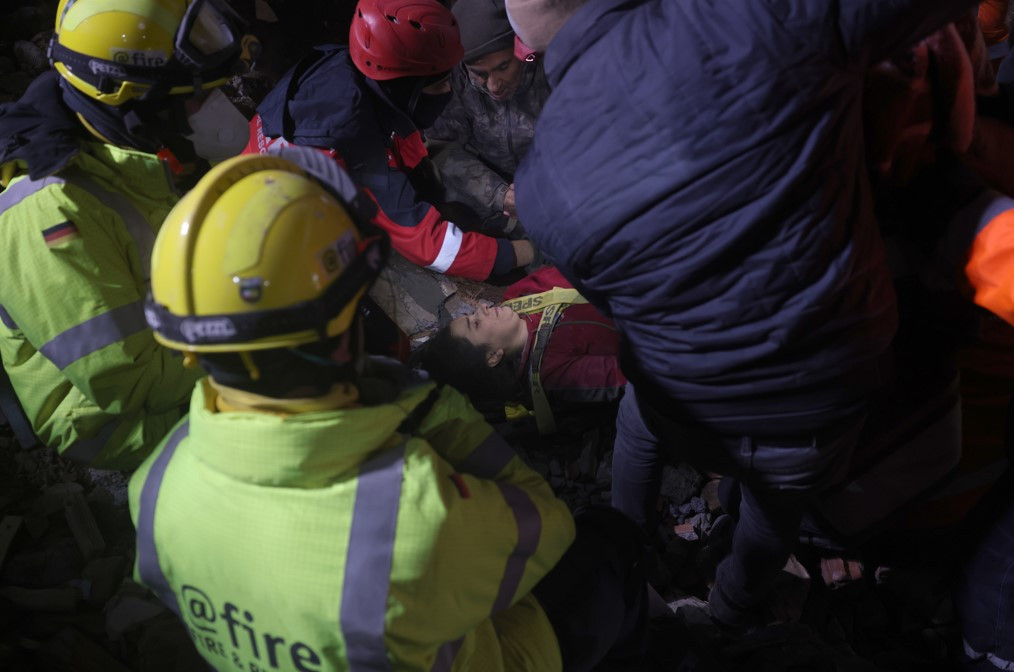 Liyakatsızlar sıcak yataklarında yatarken liyakatlılar soğuk havada bir kişiyi bile yaşatma mücadelesinde - Resim: 35