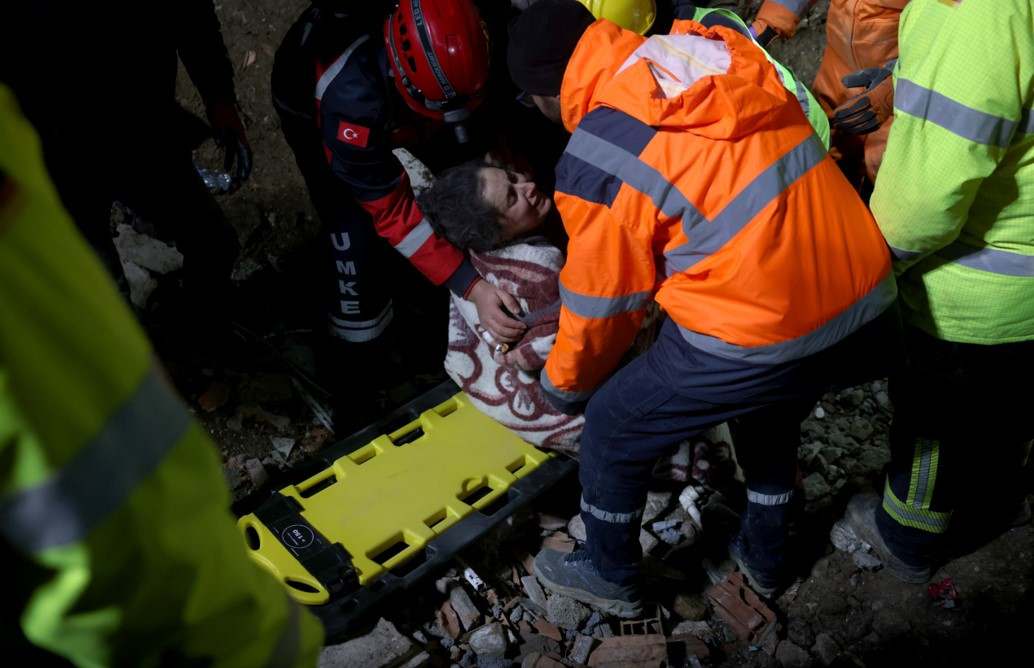 Liyakatsızlar sıcak yataklarında yatarken liyakatlılar soğuk havada bir kişiyi bile yaşatma mücadelesinde - Resim: 32
