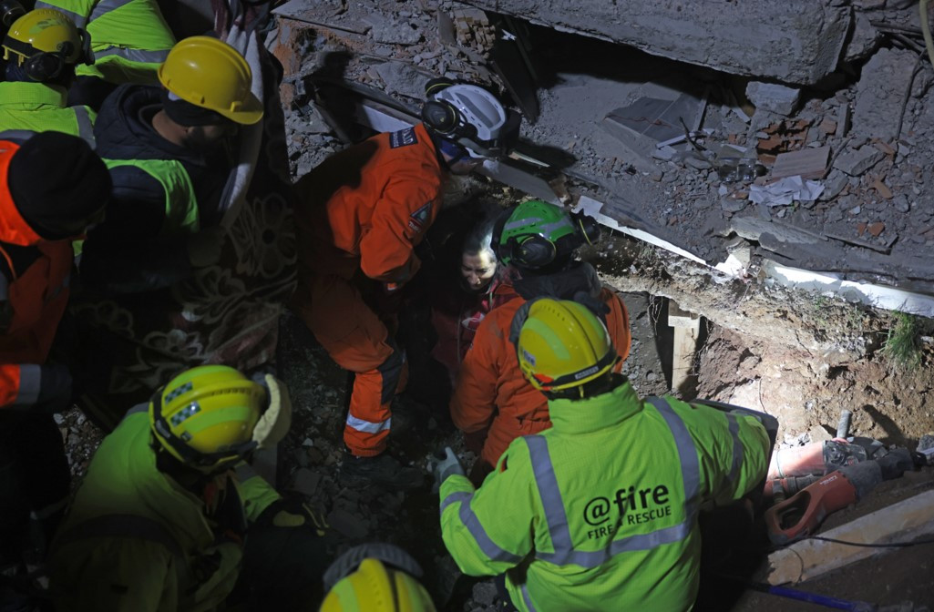 Liyakatsızlar sıcak yataklarında yatarken liyakatlılar soğuk havada bir kişiyi bile yaşatma mücadelesinde - Resim: 30