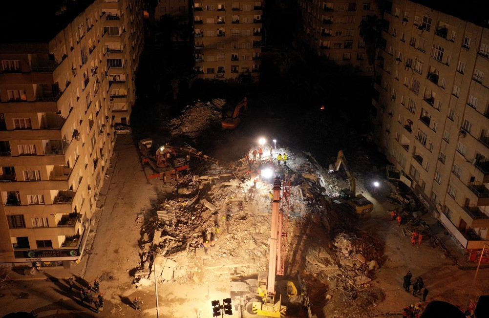 Liyakatsızlar sıcak yataklarında yatarken liyakatlılar soğuk havada bir kişiyi bile yaşatma mücadelesinde - Resim: 49