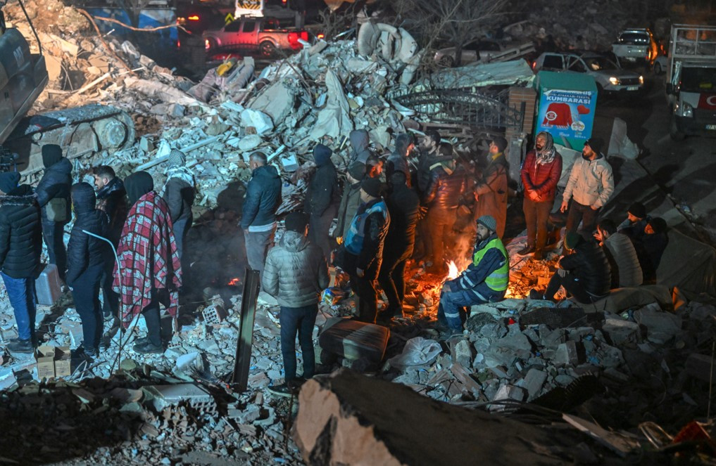 Liyakatsızlar sıcak yataklarında yatarken liyakatlılar soğuk havada bir kişiyi bile yaşatma mücadelesinde - Resim: 39