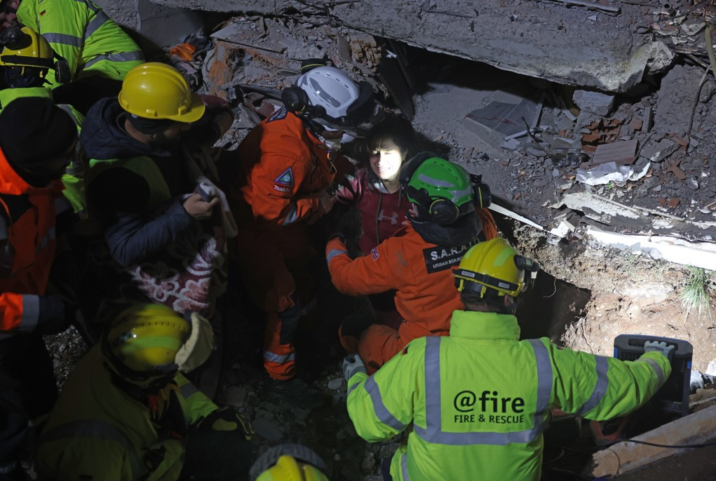 Liyakatsızlar sıcak yataklarında yatarken liyakatlılar soğuk havada bir kişiyi bile yaşatma mücadelesinde - Resim: 29